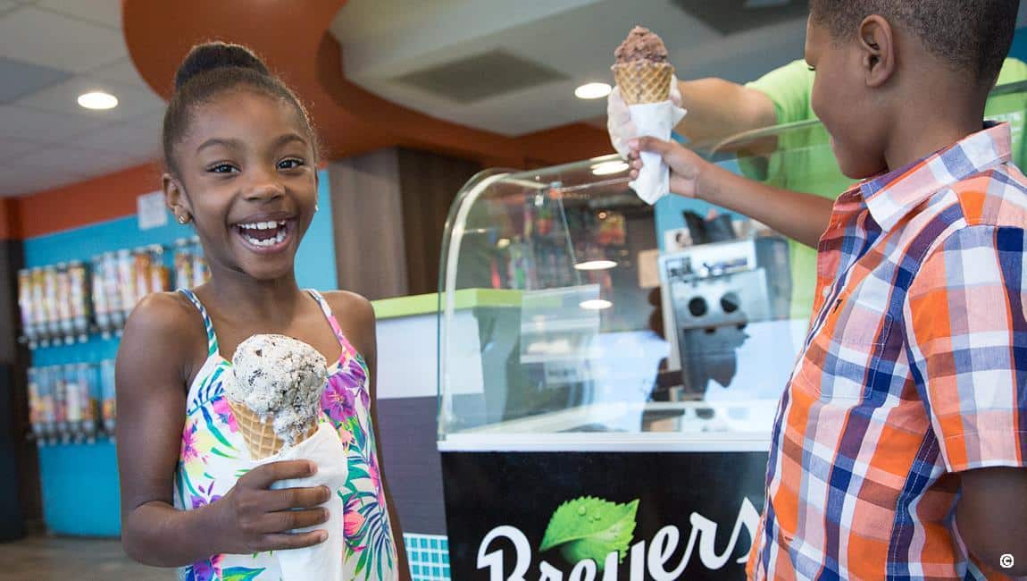 Town Center Dining & Fun Zone