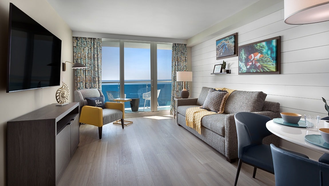 Sandbar Oceanfront 2 Bedroom Condo sleeps (8)