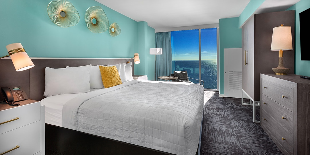Sandbar Oceanfront 2 Bedroom Condo sleeps (8)